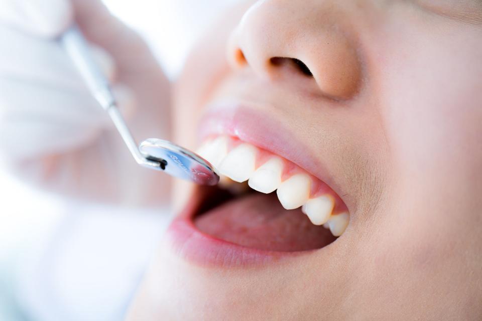 牙醫行銷學會避開爭議，透過廣告提昇診所品牌知名度。